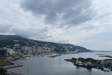 曇り・湿度高めです。