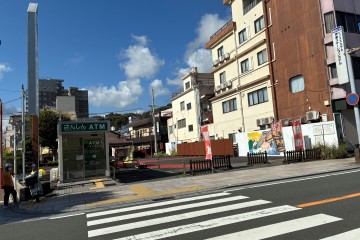 晴れのち曇り<br />
明日から雨が続きます<br />
夏物の洗濯は今日のうちに