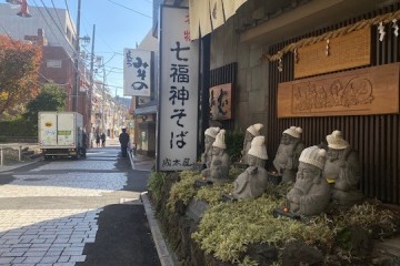 晴れ<br />
日がかげると空気も冷たいですね