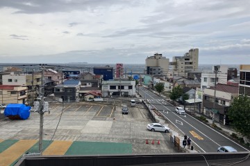 くもり<br />
半袖だと肌寒いです。