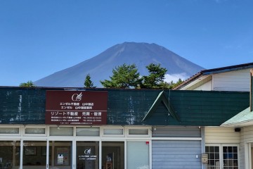 陽は暖かいですが、少し風が冷たいです。<br />
本日の最高気温20℃