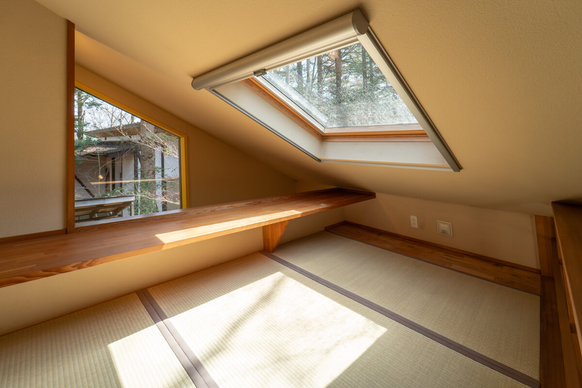屋根裏部屋画像