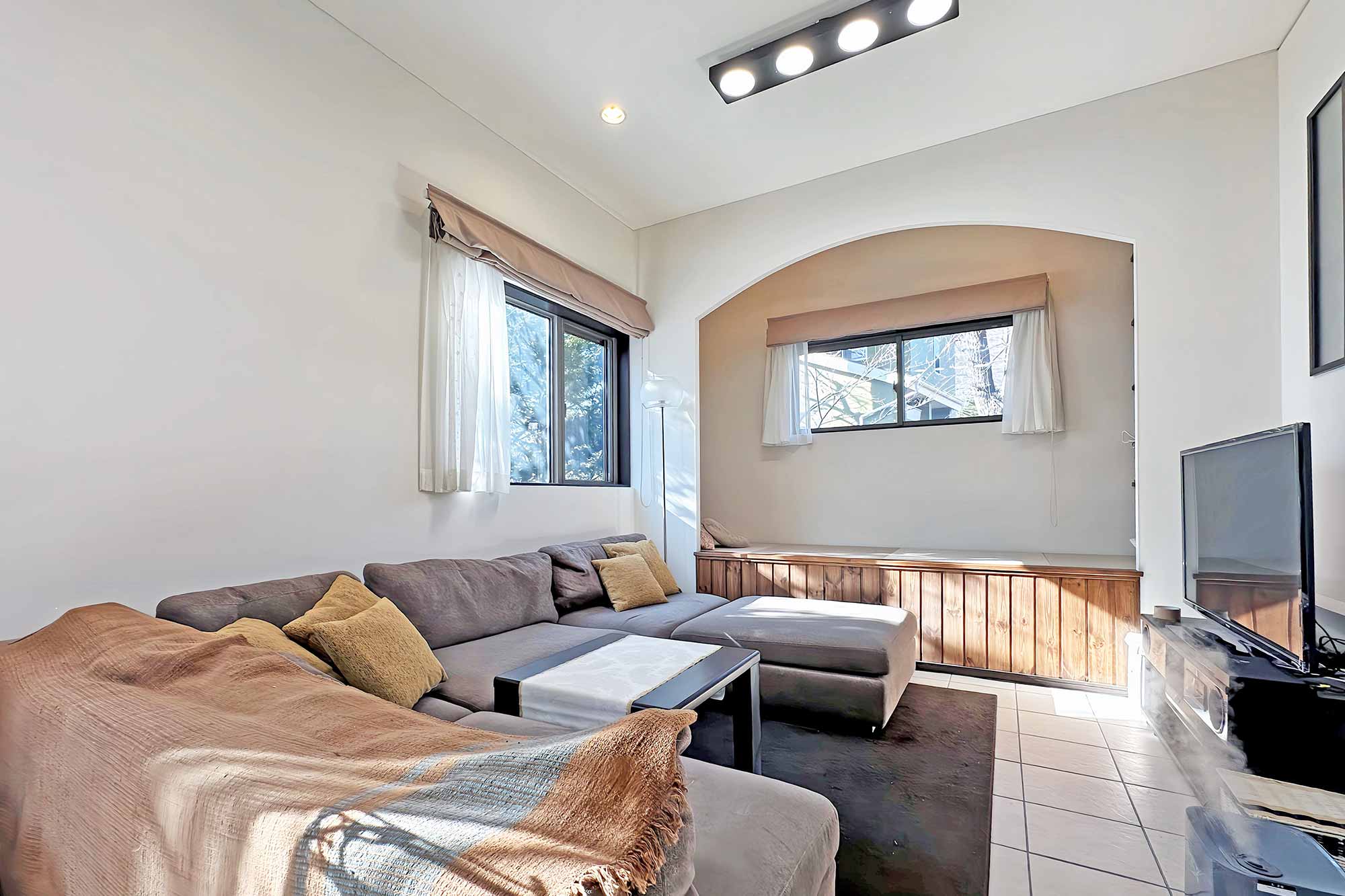 スキップフロアとデッキの家スライド画像3