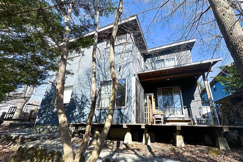 スキップフロアとデッキの家スライド画像1